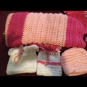 Afghan with hat scarf and 2 purses